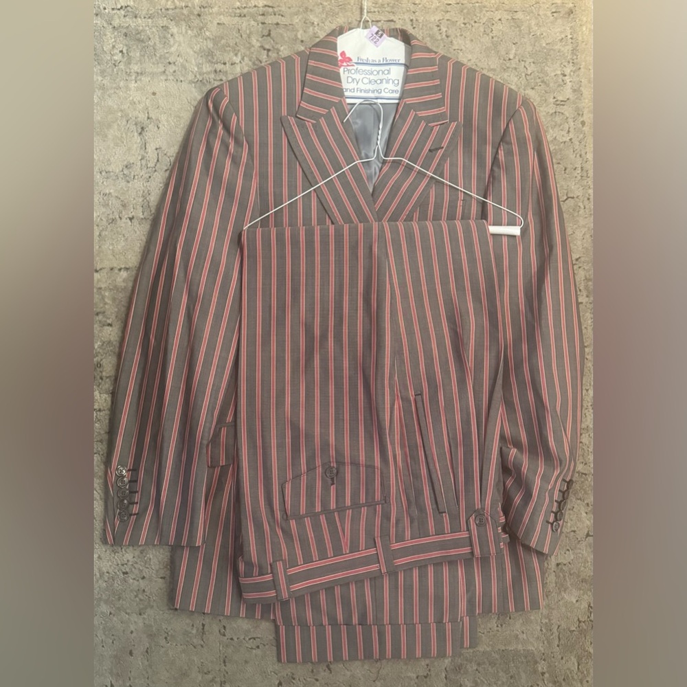 This is a men 40R Tiglio red/grey suit.